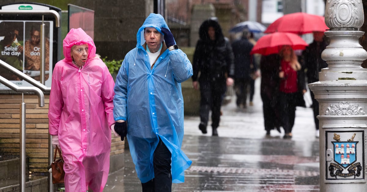 Met Éireann forecasts a drop in temperatures with possible snow and ice later in week – The Irish Times