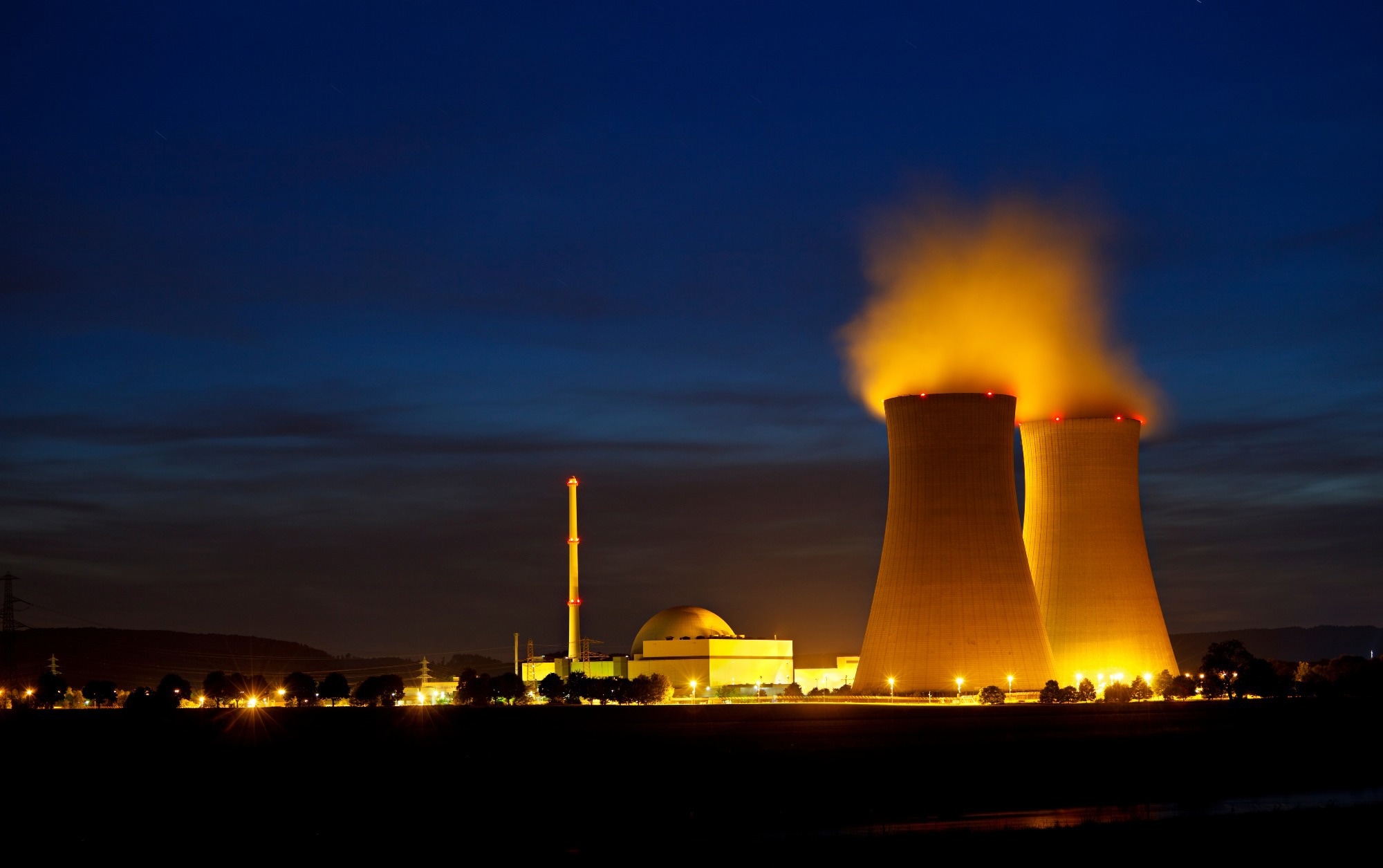 Study: National analysis of cancer mortality and proximity to nuclear power plants in the United States. Image Credit: IndustryAndTravel / Shutterstock