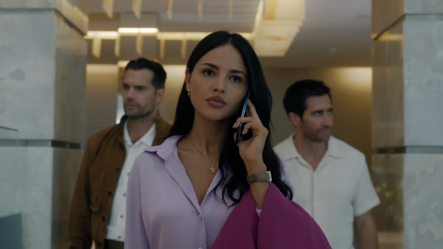 Jake Gyllenhaal & Henry Cavill Lead Guy Ritchie's In The Grey Trailer