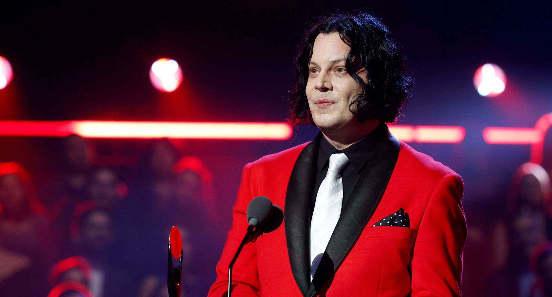 Jack White says "Taylor Swift way" of "writing about all of their publicly aired break-ups" is something he "doesn't find interesting at all"
