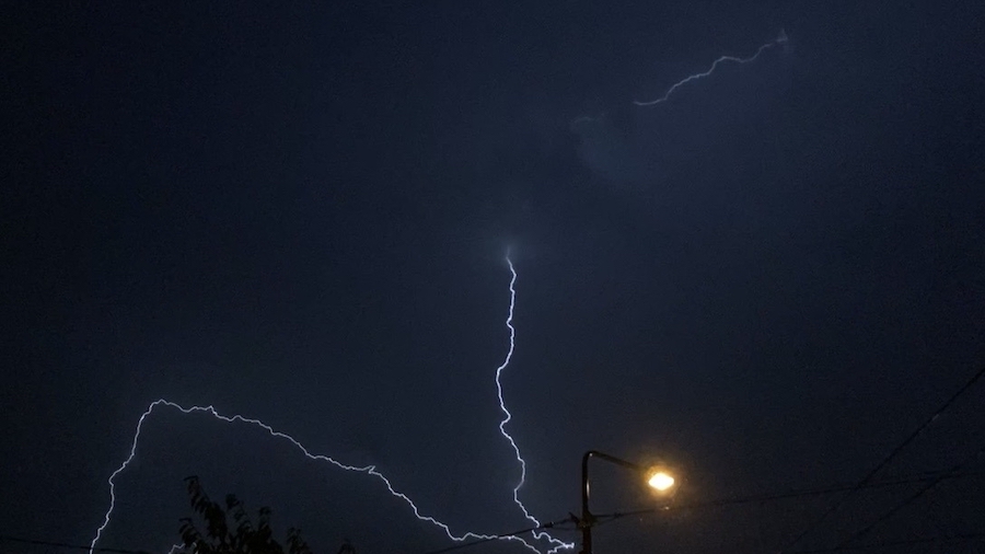 Thousands without power last night after south Donegal lightning strike