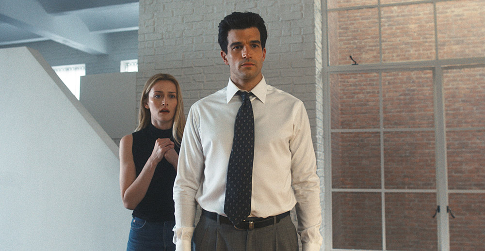 FX's Love Story: John F. Kennedy Jr. and Carolyn Bessette, Exit Strategy, Season 1, Episode 8, (l-r) Sarah Pidgeon as Carolyn Bessette, Paul Anthony Kelly as John F. Kennedy Jr.