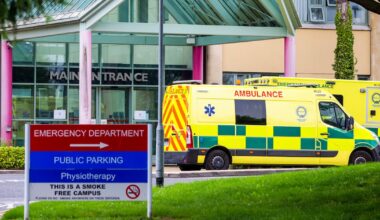 Doctors paid thousands more for special waiting list clinics than normal contracts – The Irish Times