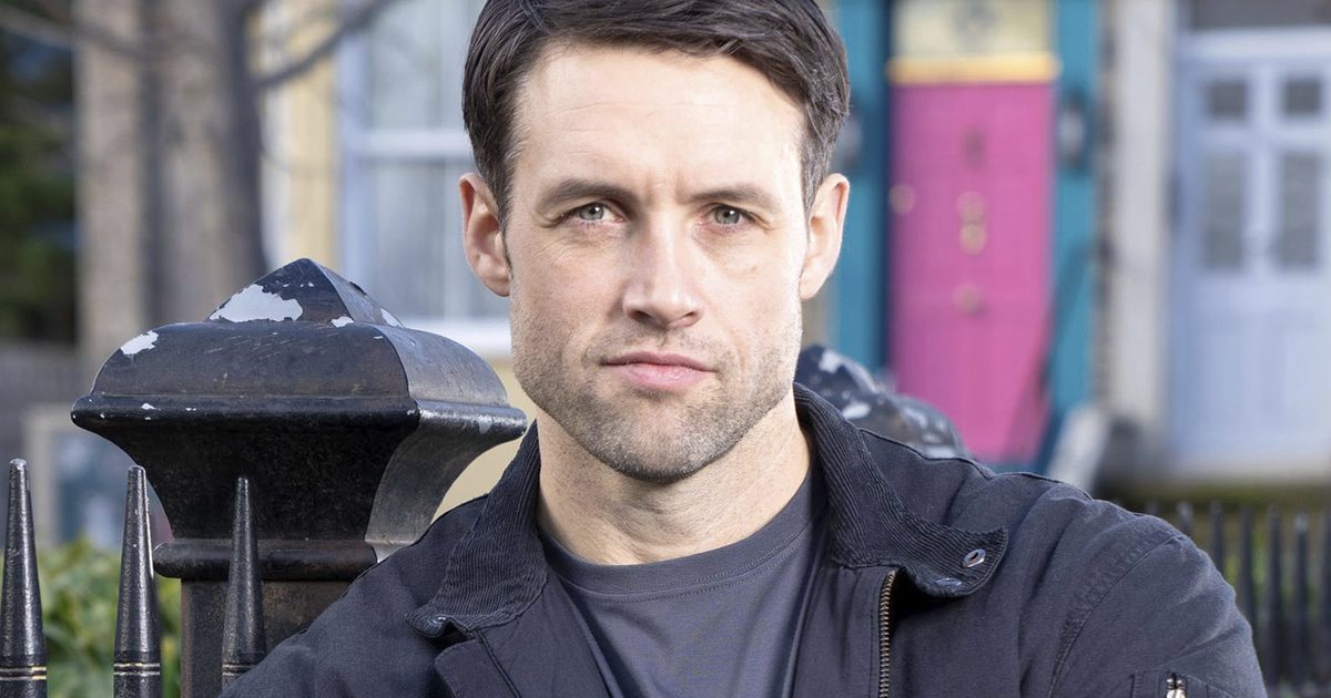 EastEnders' Mark offered lifeline over Ravi nightmare as secret unravels