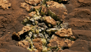 Nasa's Curiosity Rover Cracks Open Martian Rock, And Makes An Unbelievable Discovery