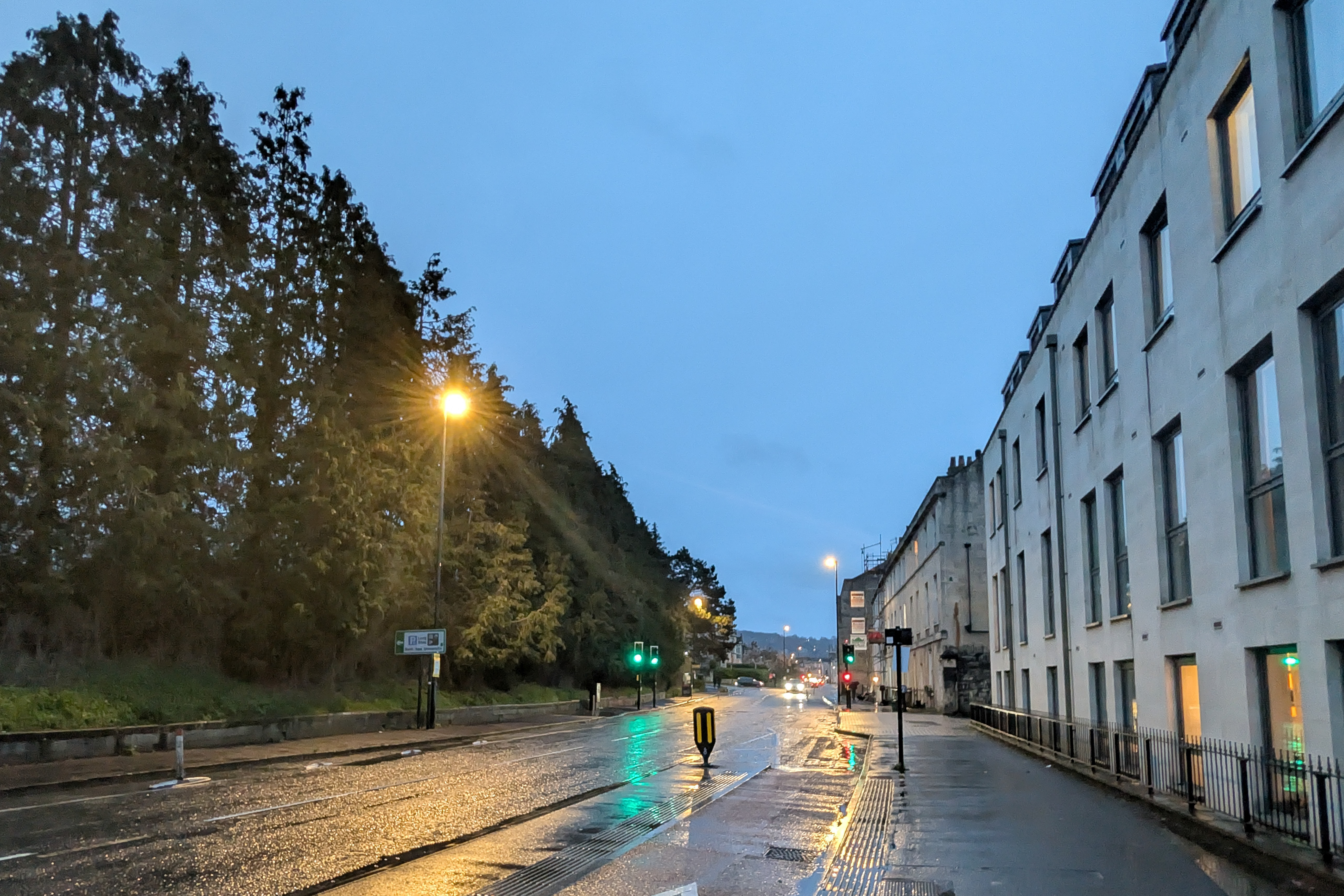 Leica Leitzphone vs Google Pixel 10 Pro XL comparison