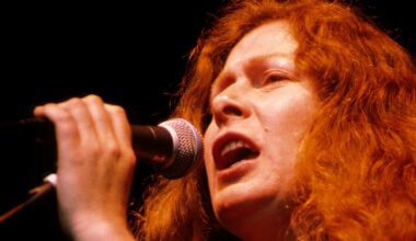 Dolores Keane, ‘distinctive’ Irish folk singer, dies aged 72 – The Irish Times