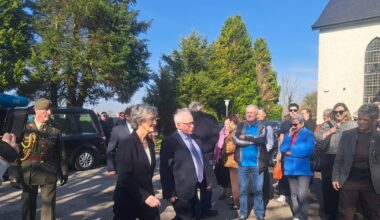 funeral service honours late singer Dolores Keane – The Irish Times
