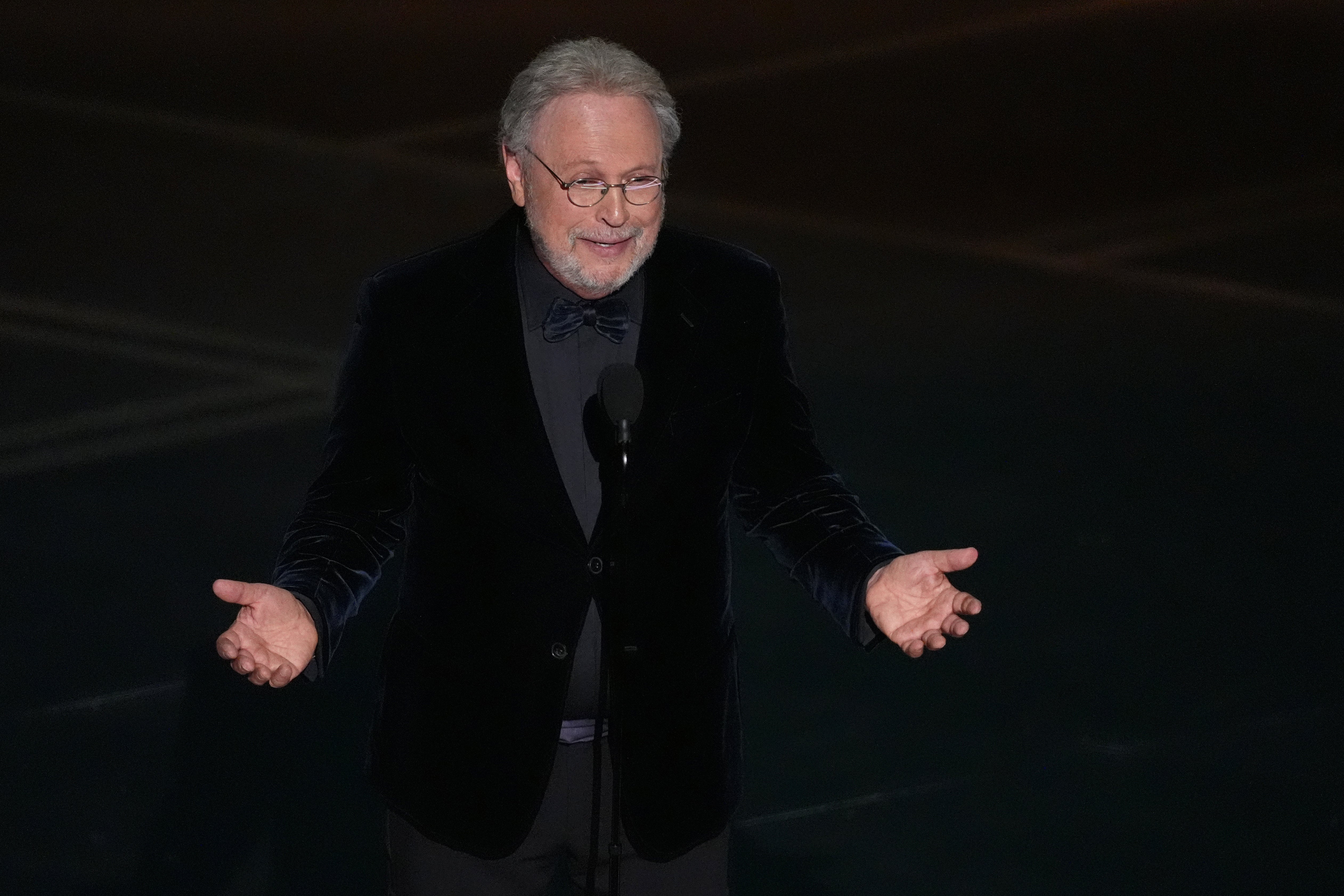 Billy Crystal was joined by other stars of Rob Reiner movies to honor the late director during the Oscars