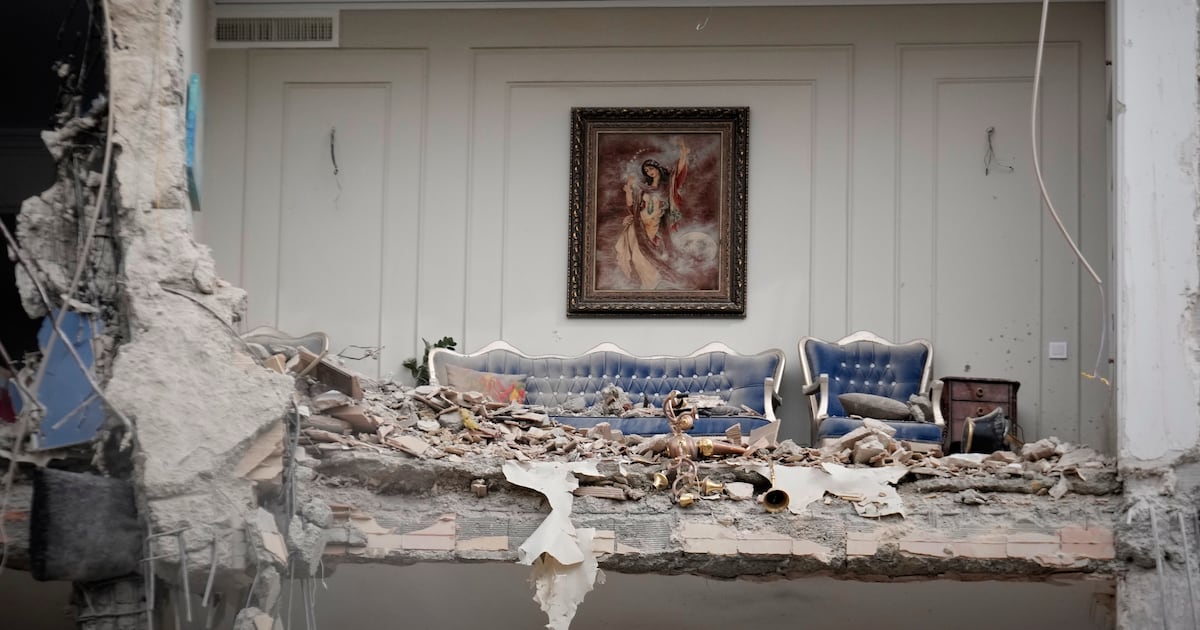 Trump wants to set clock back to find way out of morass of Iran war – The Irish Times