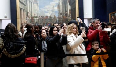 Welcome to modern-day trophy hunting with young visitors at the Louvre Museum