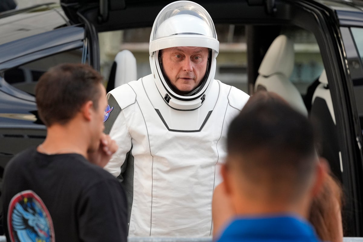 Mike Fincke: NASA astronaut medically evacuated from ISS says he lost ability to speak while in space