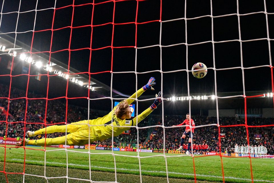 Jan Kliment of Czechia scores the winning penalty in the penalty shootout during the World Cup qualifying play-off semi-final against Ireland at Fortuna Arena in Prague, Czechia. Photo: Seb Daly/Sportsfile
