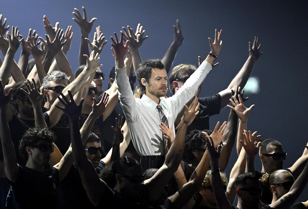 הארי סטיילס טקס פרסי בריטס