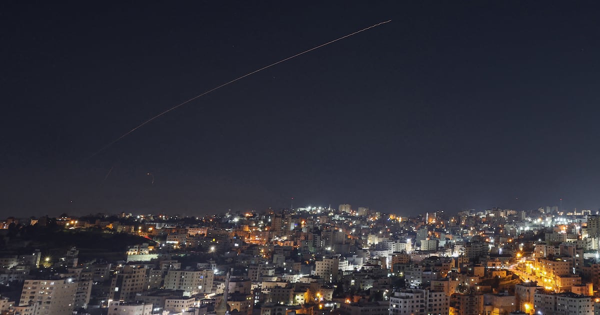 Fresh wave of strikes in Tehran; hundreds of Irish citizens to board flight from UAE to Dublin – The Irish Times