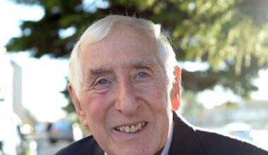 Ronnie Delany, Ireland’s Olympic gold medal-winning athlete, has died aged 91 – The Irish Times