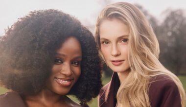 Masali Baduza and Hannah Dodd pose for a photo