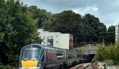 Irish Rail needs executive chairman, outgoing chair says in resignation letter to Minister – The Irish Times