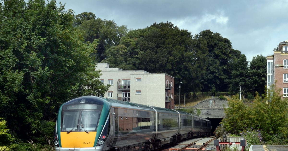 Irish Rail needs executive chairman, outgoing chair says in resignation letter to Minister – The Irish Times