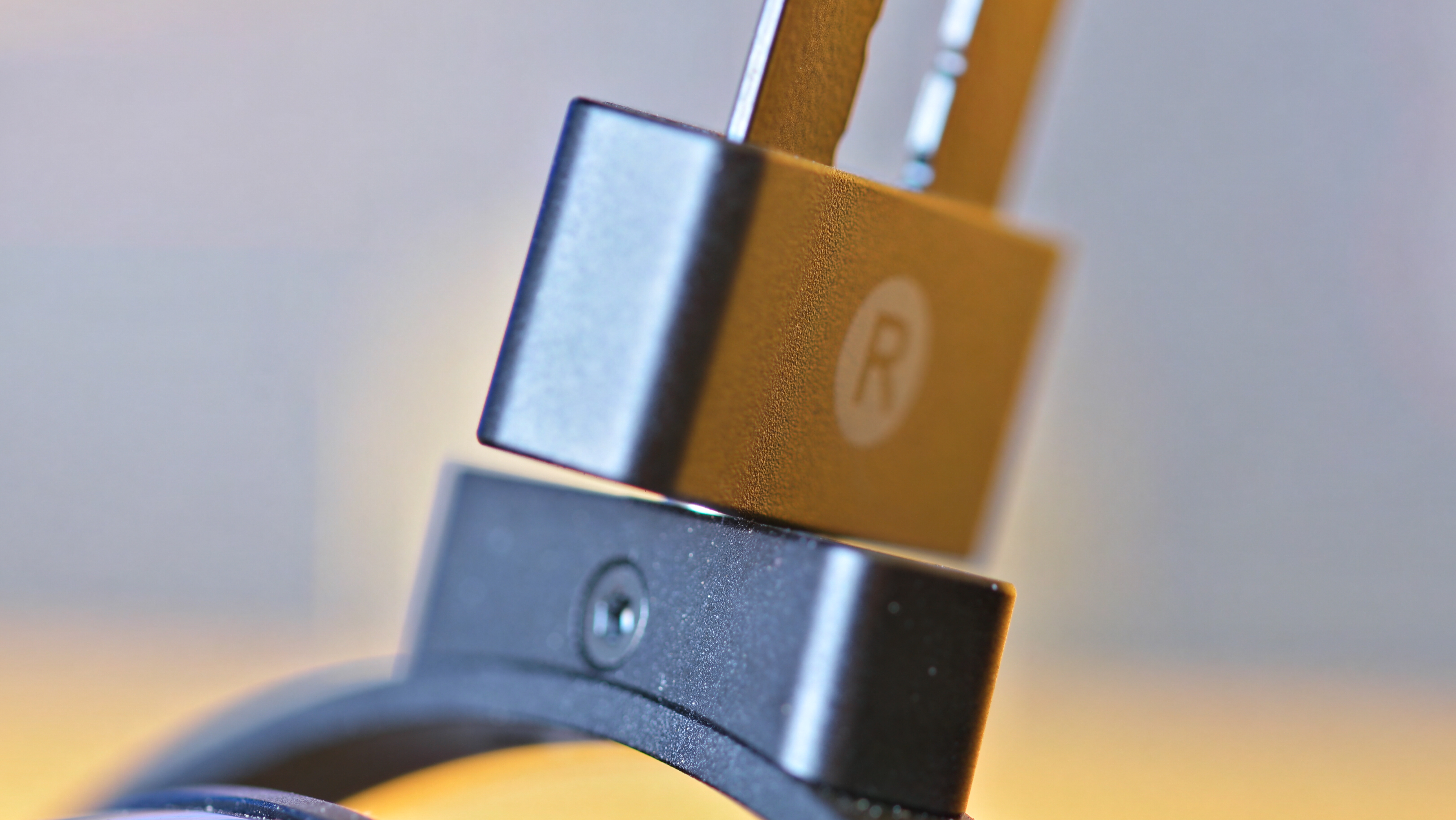 Fosi Audio i5 headphones multaxis yoke