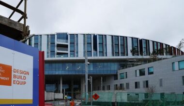 Health Minister ‘disappointed’ at lack of workers on site of €2.2bn Children’s Hospital