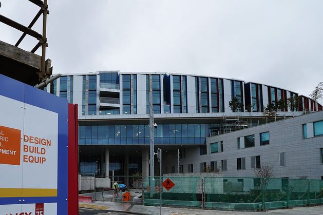 Health Minister ‘disappointed’ at lack of workers on site of €2.2bn Children’s Hospital