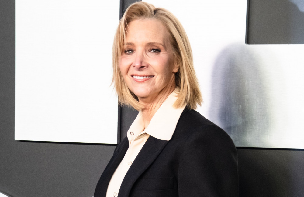 Lisa Kudrow 'too embarrassed' to watch Friends in front of her family