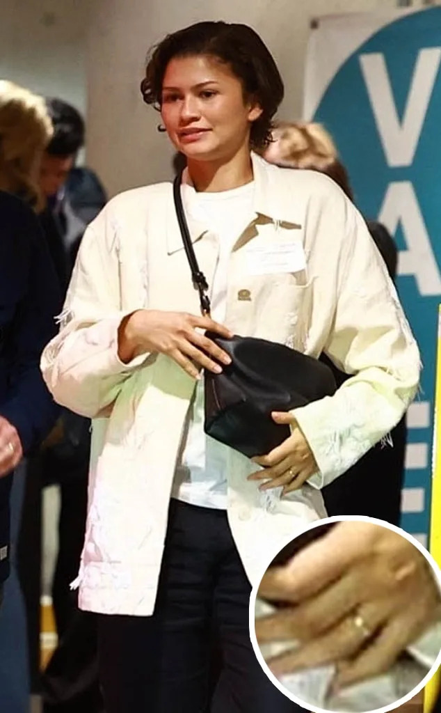 Zendaya, Tom Holland, Gold Band