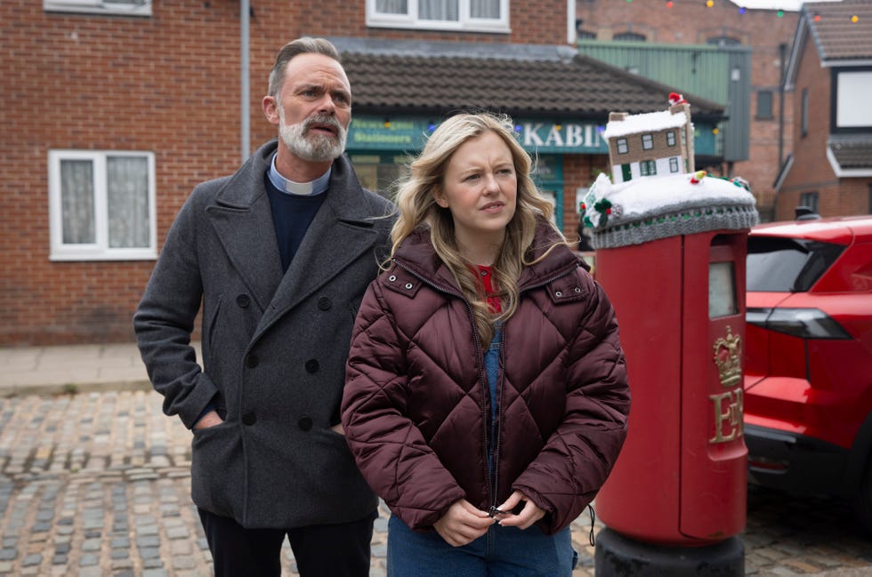 Billy Mayhew, Summer Spellman, Coronation Street billy mayhew, summer spellman, coronation street