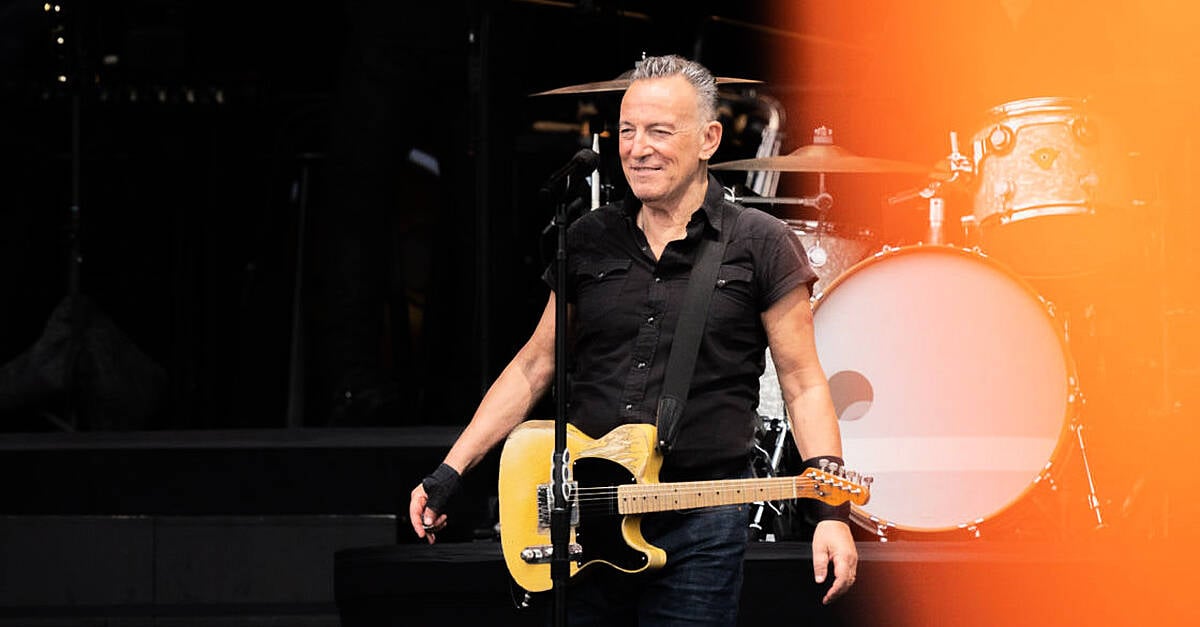 Bruce Springsteen pays tribute to Shane MacGowan with cover of 'A Rainy Night in Soho'