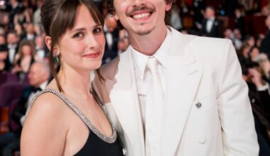 Lip Reader Allegedly Catches Timothée Chalamet Telling His Sister to “Go Easy” on Kylie Jenner