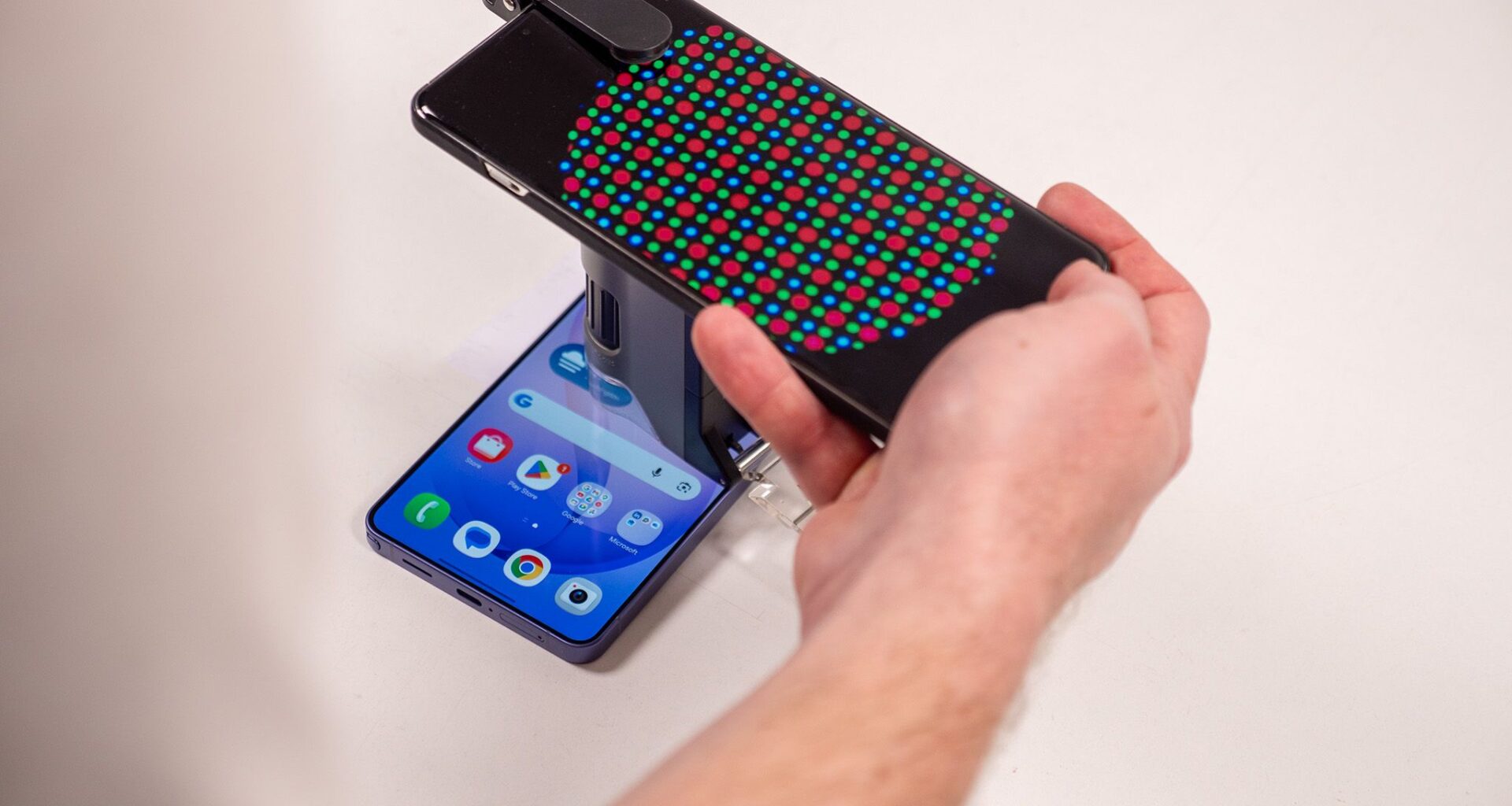 I've done extensive testing on the Galaxy S26 Ultra's 8-bit display, and it isn't a big problem, but it could be