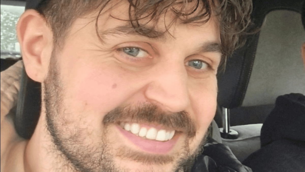 Viewers shocked after TV star, 33, candidly reveals he is a grandfather