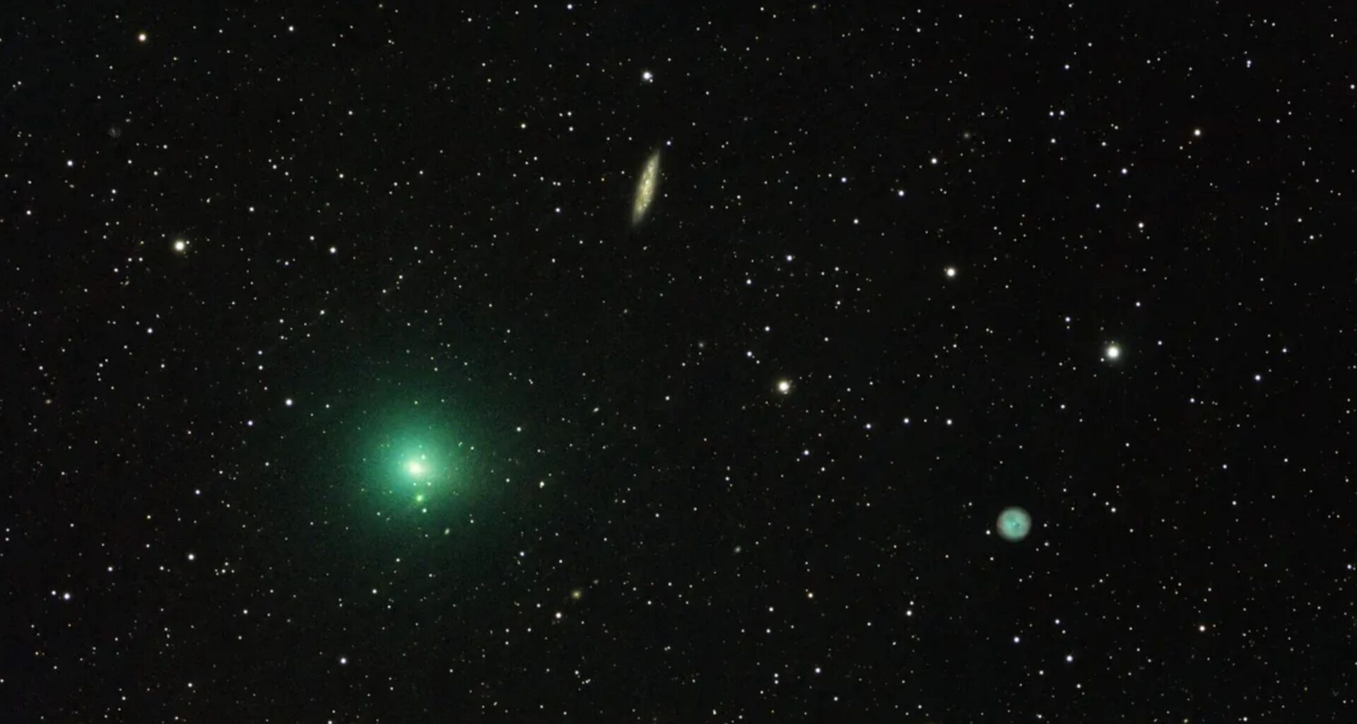 Small comet seen stopping its spin, then restarting in reverse