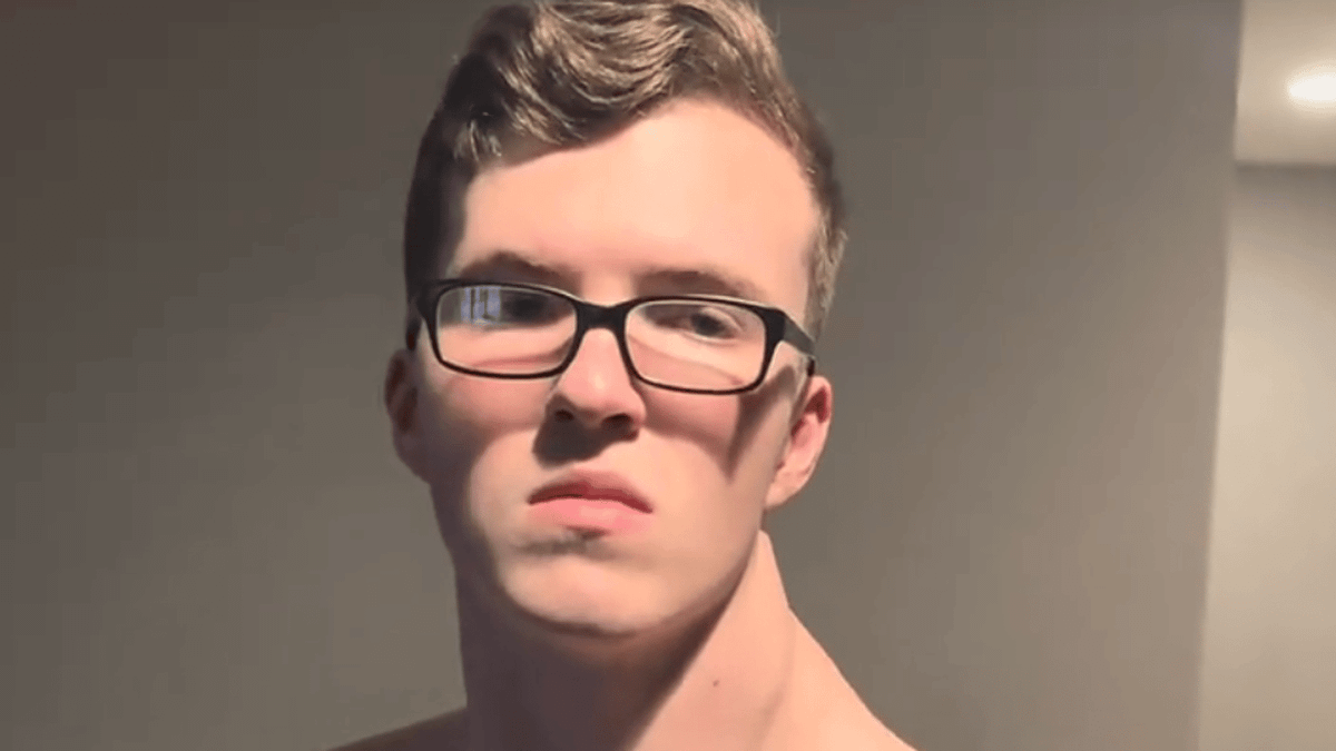 The crooked man has found fame with his unusual workout methods (Instagram/crookedman)