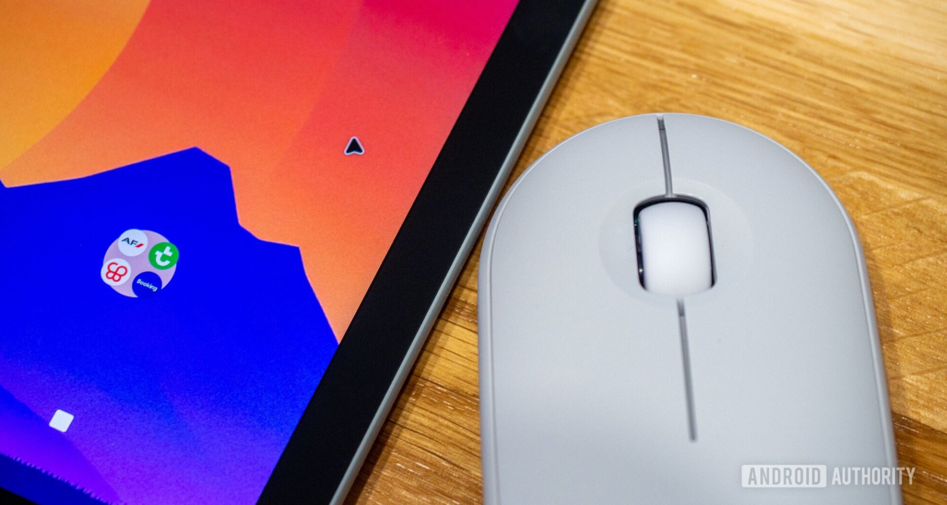 google pixel tablet and mouse cursor