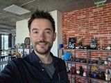 Selfies comparison: Galaxy S25 Ultra - 25mm, f/2.2, ISO 200, 1/120s (4000x3000px) - Galaxy S26 Ultra vs. Galaxy S25 Ultra