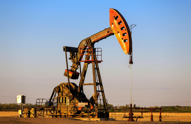 Oil prices top $100 a barrel as Irish hauliers warn of protests over soaring fuel costs - The Journal