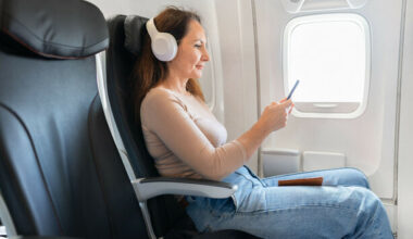 United Airlines is clamping down on its headphone policy – should other airlines follow suit? - The Journal