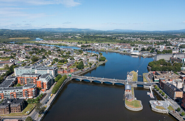 Lawyers for three Limerick gardaí have been told the State will withdraw the case against them