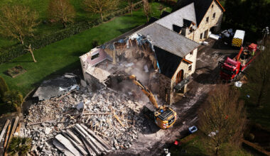Diggers begin demolition of Co Meath home built without planning permission - The Journal