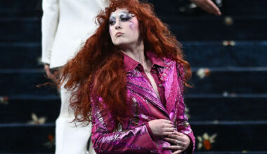 Irish singer says security guard ‘berated’ her daughter after Chappell Roan encounter - The Journal