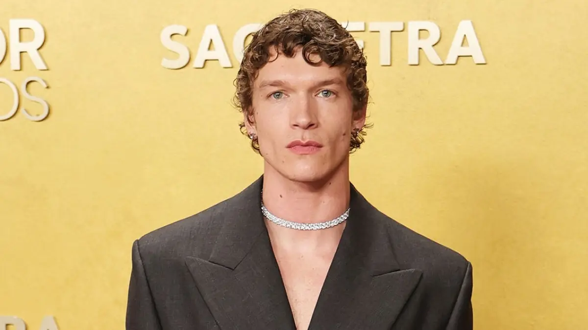 Connor Storrie Wears Diamond Choker After Hosting SNL, Presents at Actor Awards