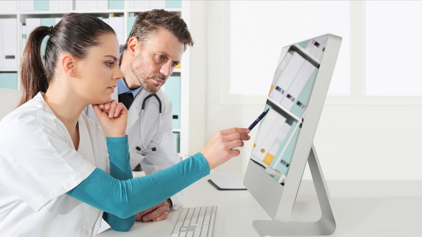 20 Years on Wall Street Taught Me: Big Dividend Healthcare Stocks Never Go Out of Style