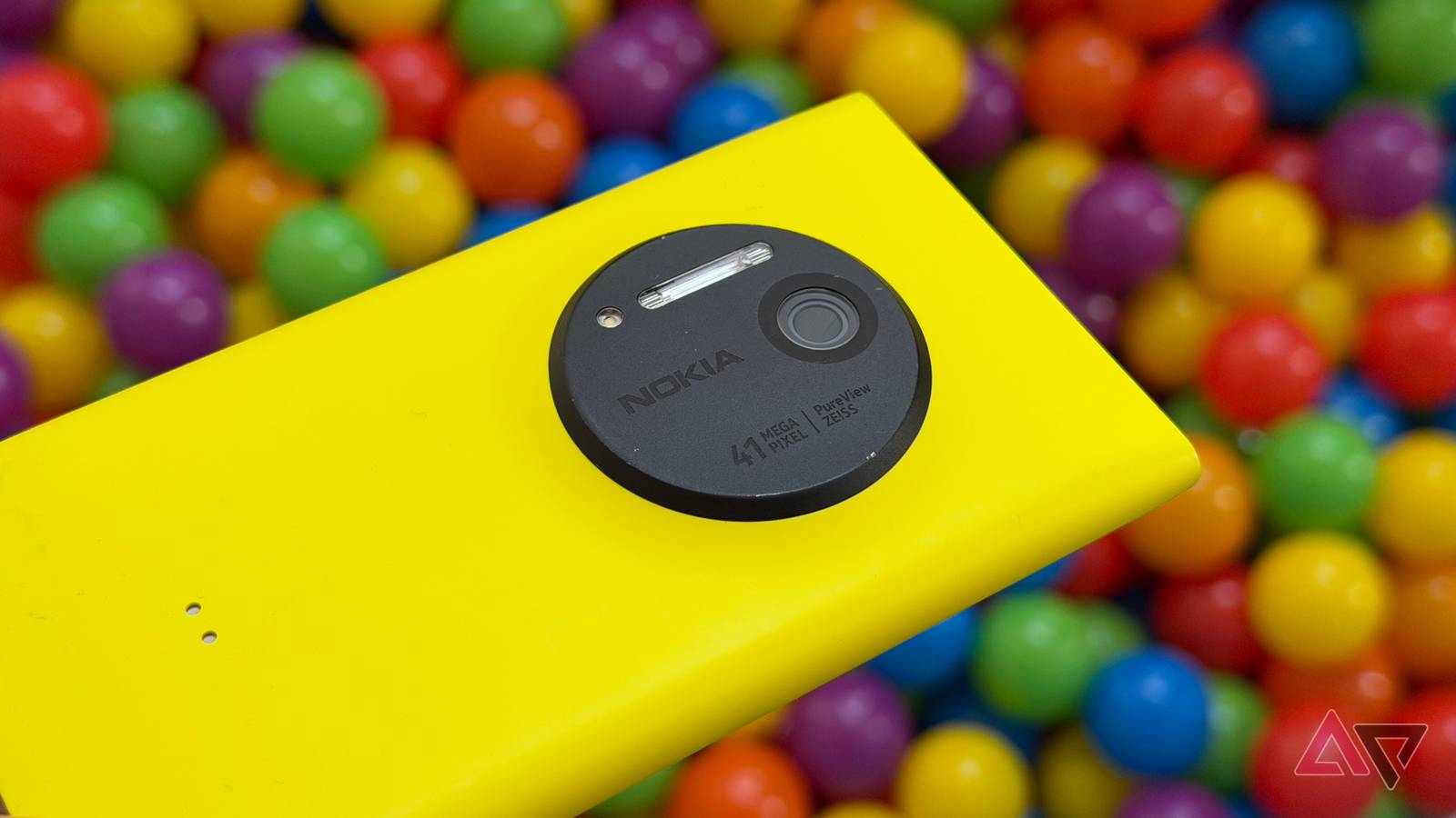 I went back to the Nokia Lumia 1020, and it made me miss what modern phones lost