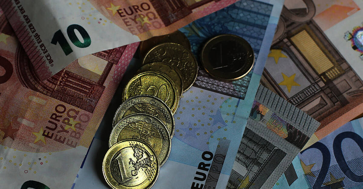 Inflation falls slightly in Feburary to 2.4%