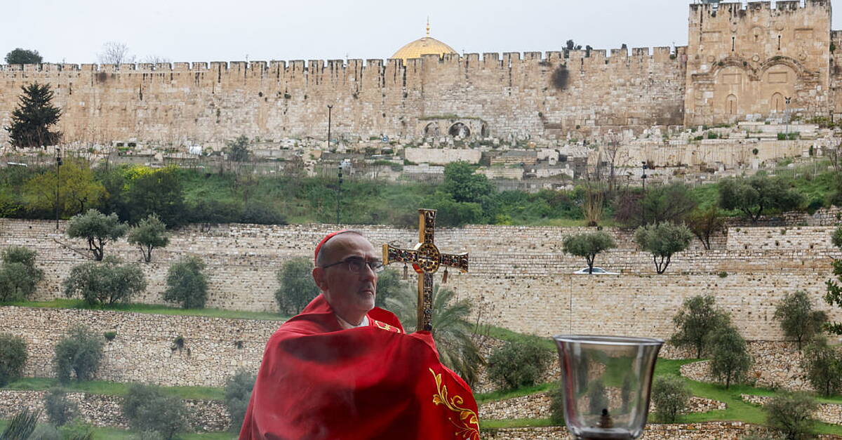 Israeli police block Catholic cardinal from Jerusalem's Holy Sepulchre on Palm Sunday