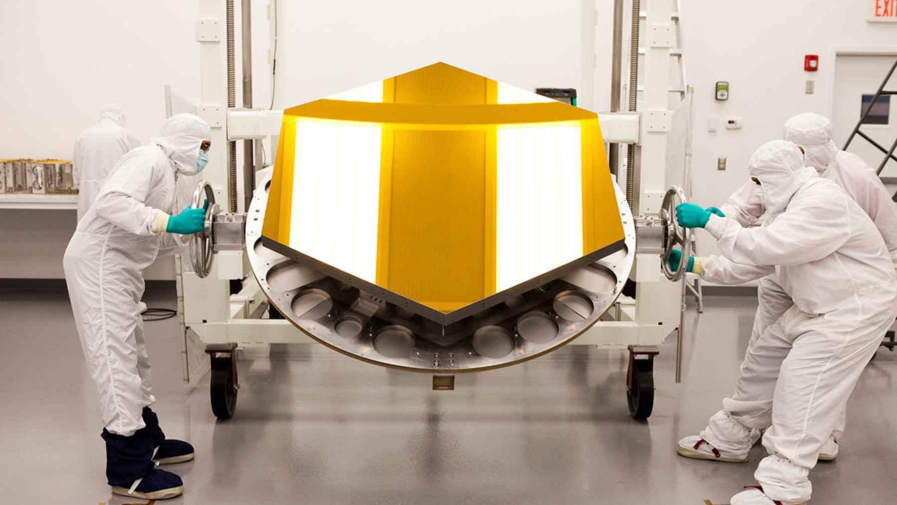 James Webb Space Telescope image of distant galaxy MoM z14 at redshift 14.44