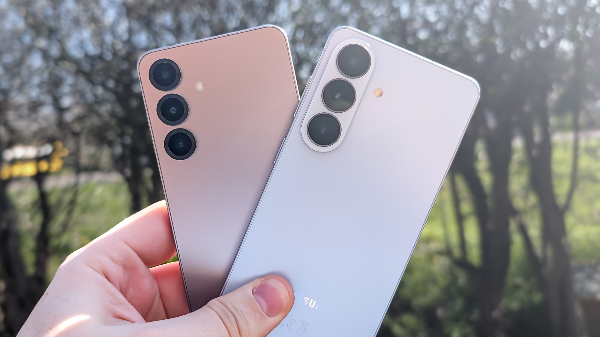 samsung galaxy s26 vs galaxy s25 side by side comparisson shots