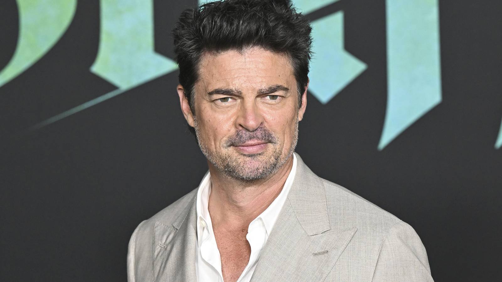 Karl Urban Wants To Reprise His Judge Dredd Role